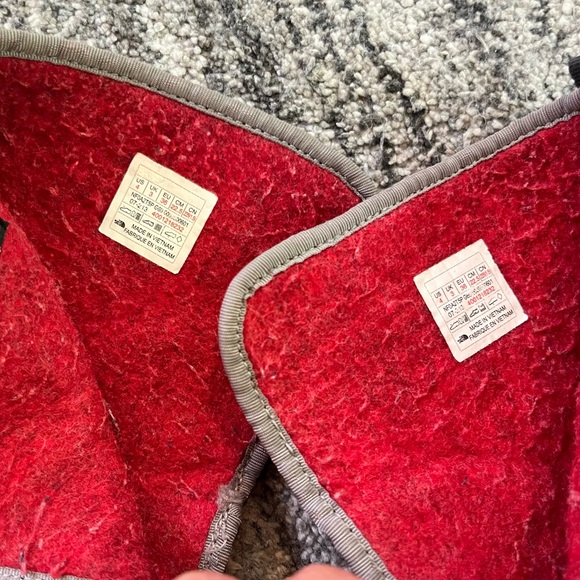 The North Face Kids Alpenglow Snow Boots - size 4 - Picture 7 of 10